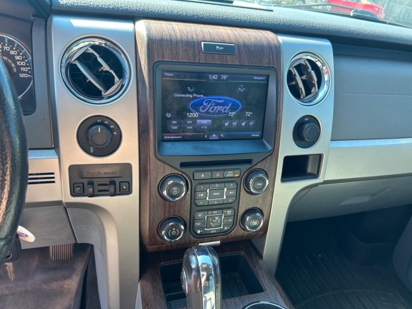 2013 Silver Ford F-150 XLT SuperCrew 6.5-ft. Bed 4WD (1FTFW1ET1DF) with an 3.5L V6 TURBO engine, 6-Speed Automatic transmission, located at 1687 Business 35 S, New Braunfels, TX, 78130, (830) 625-7159, 29.655487, -98.051491 - Photo#12